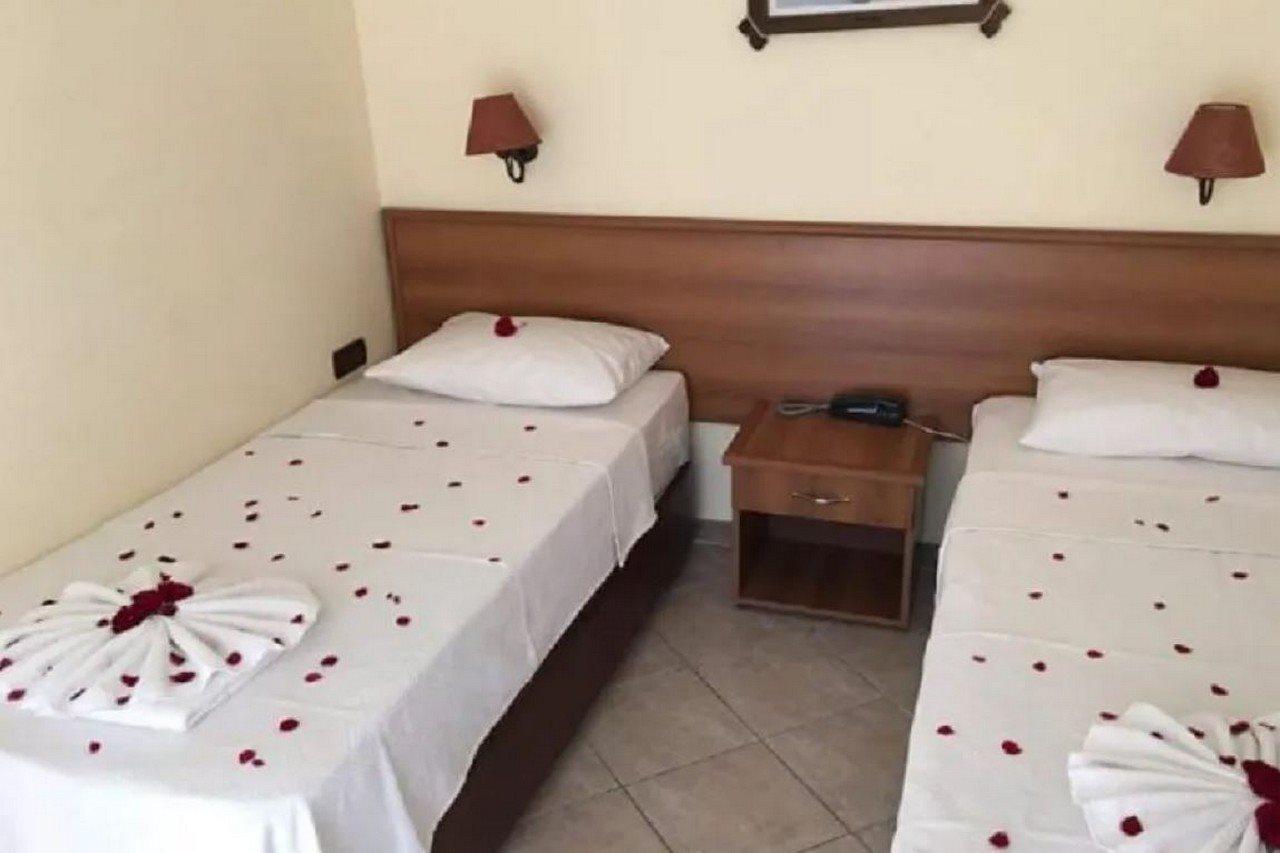 Mutlu Hotel Дидим Екстериор снимка